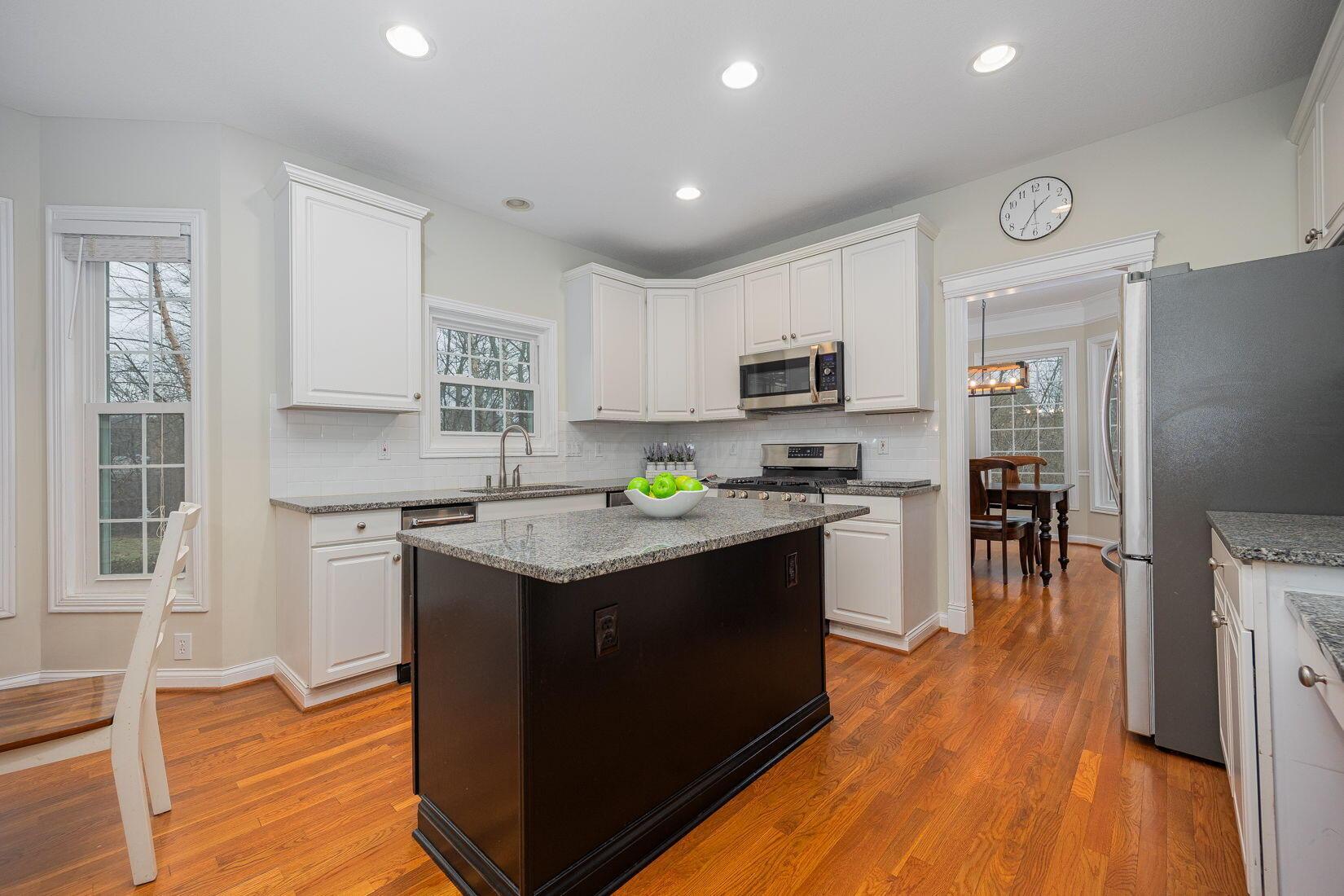 5044 Heath Gate Drive, New Albany, Ohio image 13