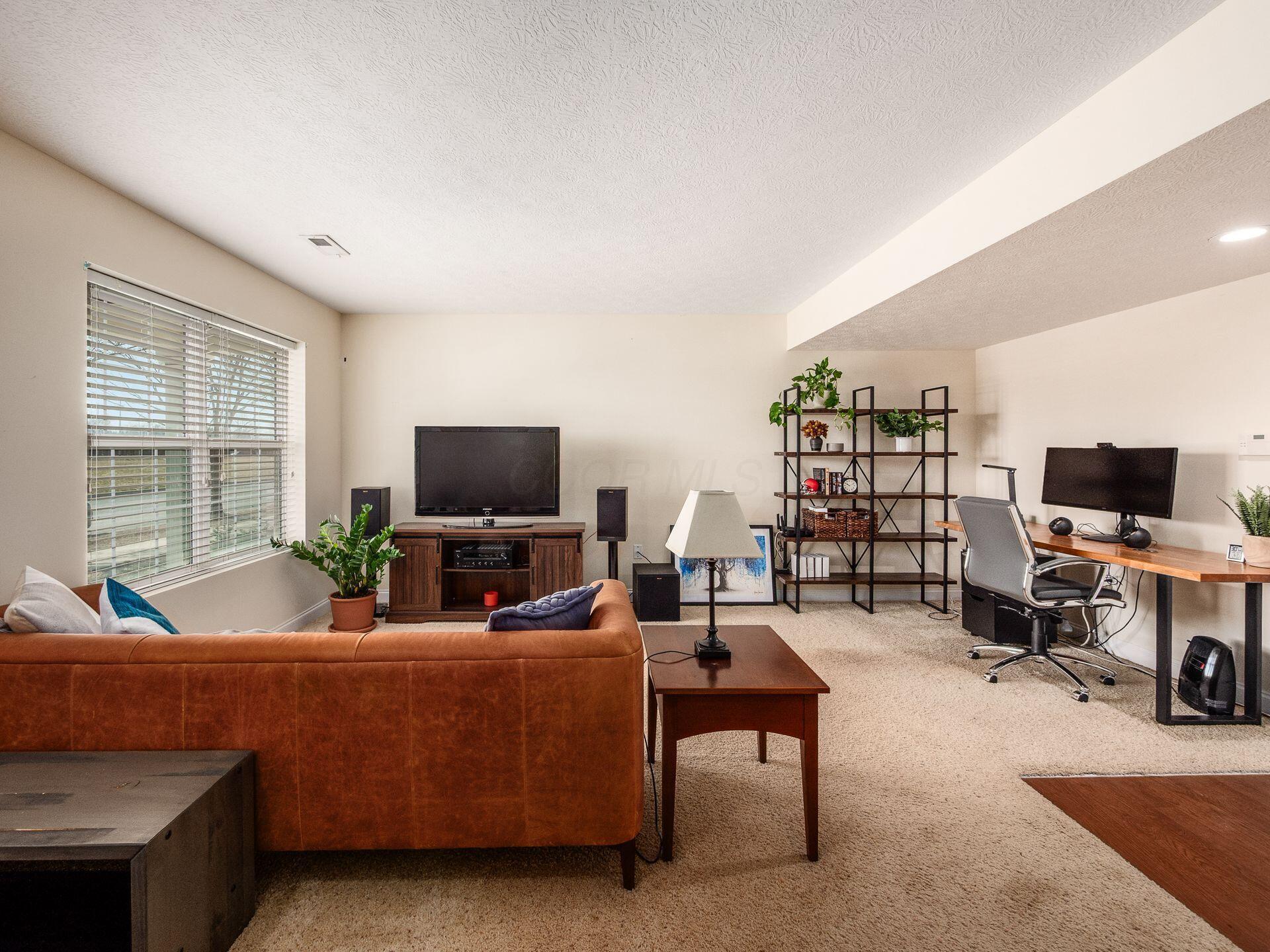 5892 Passage Creek Drive #1802, Dublin, Ohio image 3