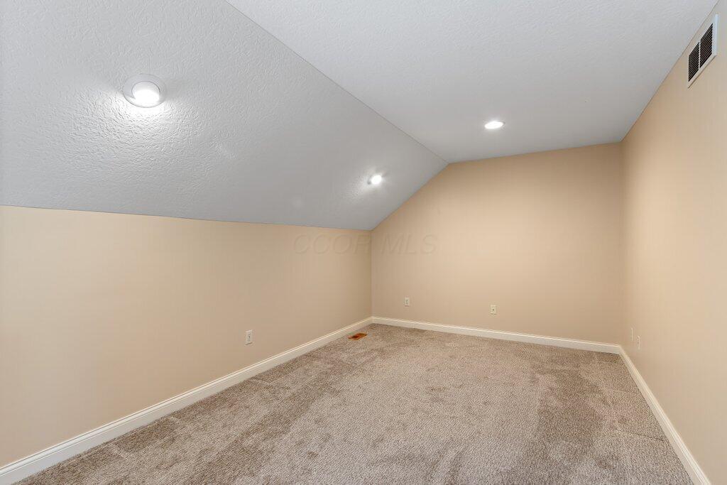 6575 Wensley Court, Westerville, Ohio image 28
