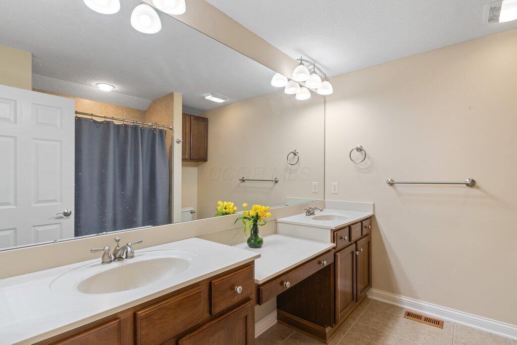 6575 Wensley Court, Westerville, Ohio image 30
