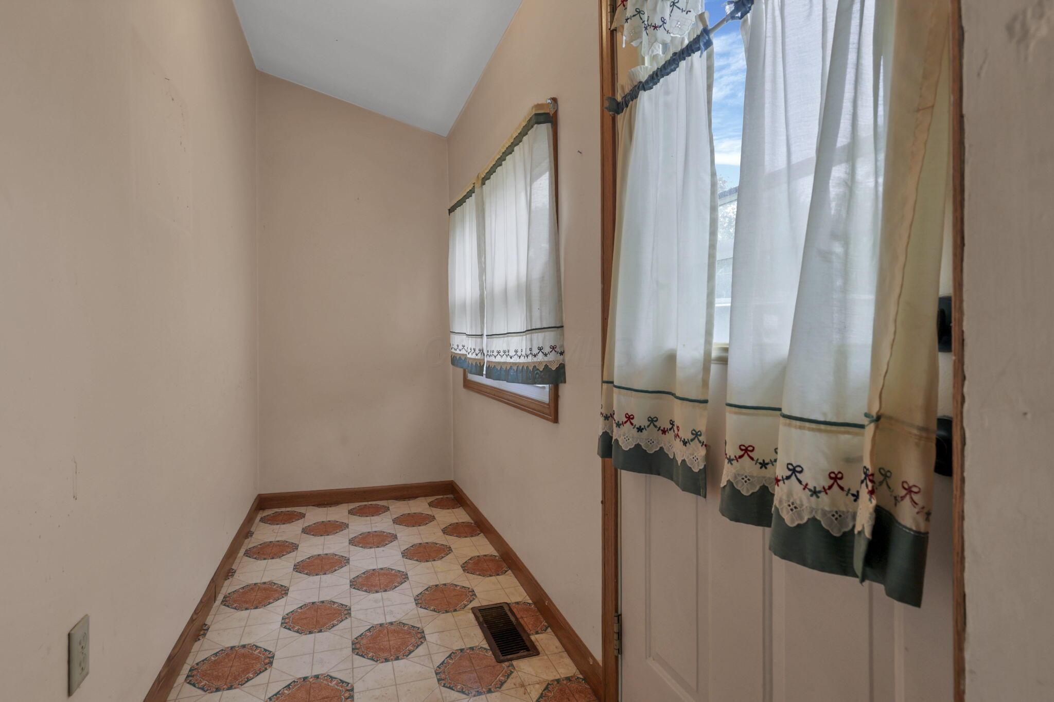 43 Columbus Road, Mount Vernon, Ohio image 12