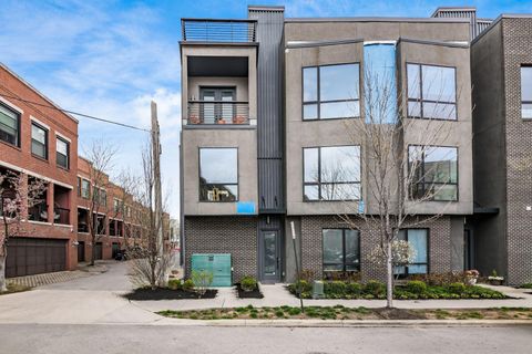 Photo of 230 Neruda Avenue, Columbus, OH 43215 (MLS # 226011215)