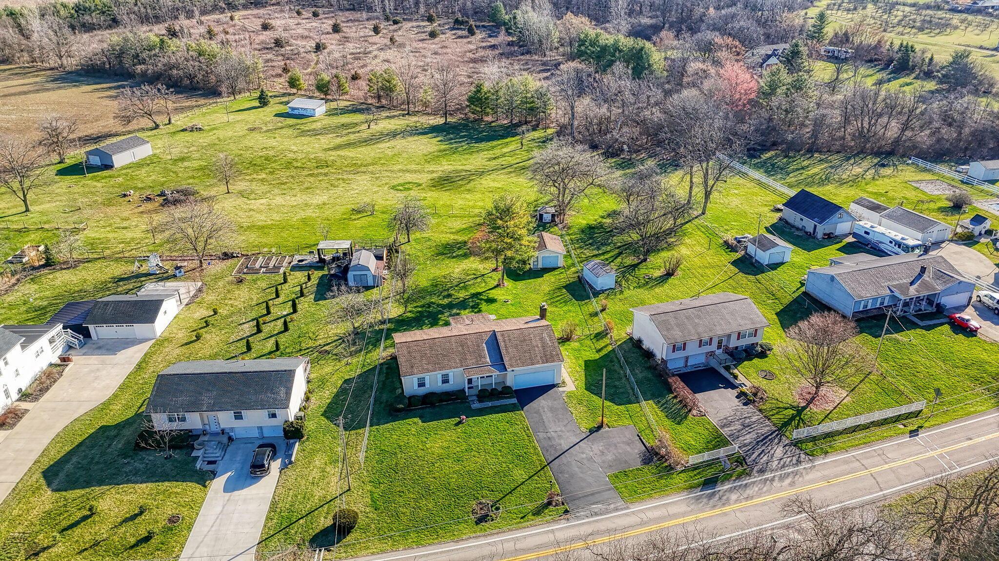 722 Amity Road, Galloway, Ohio image 11