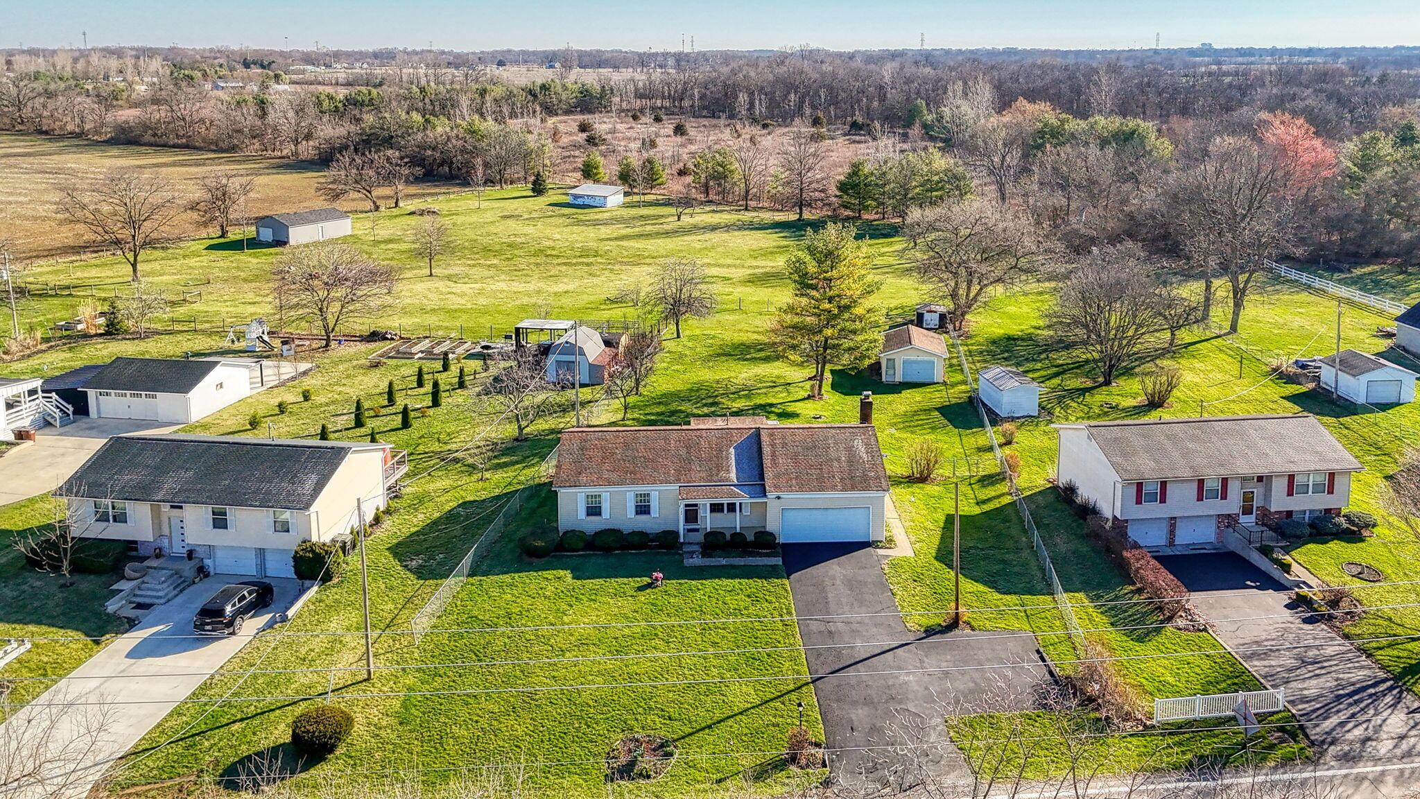 722 Amity Road, Galloway, Ohio image 9