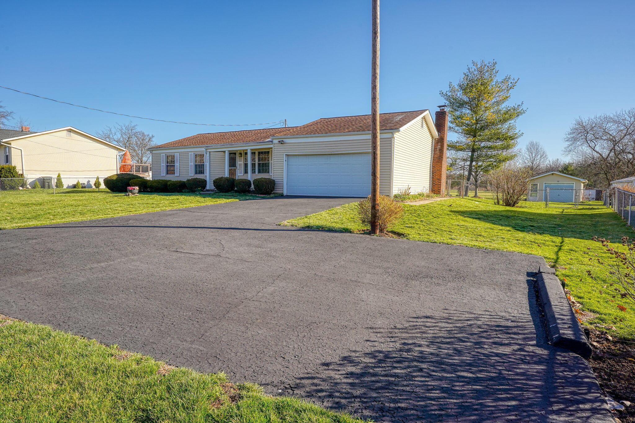 722 Amity Road, Galloway, Ohio image 7
