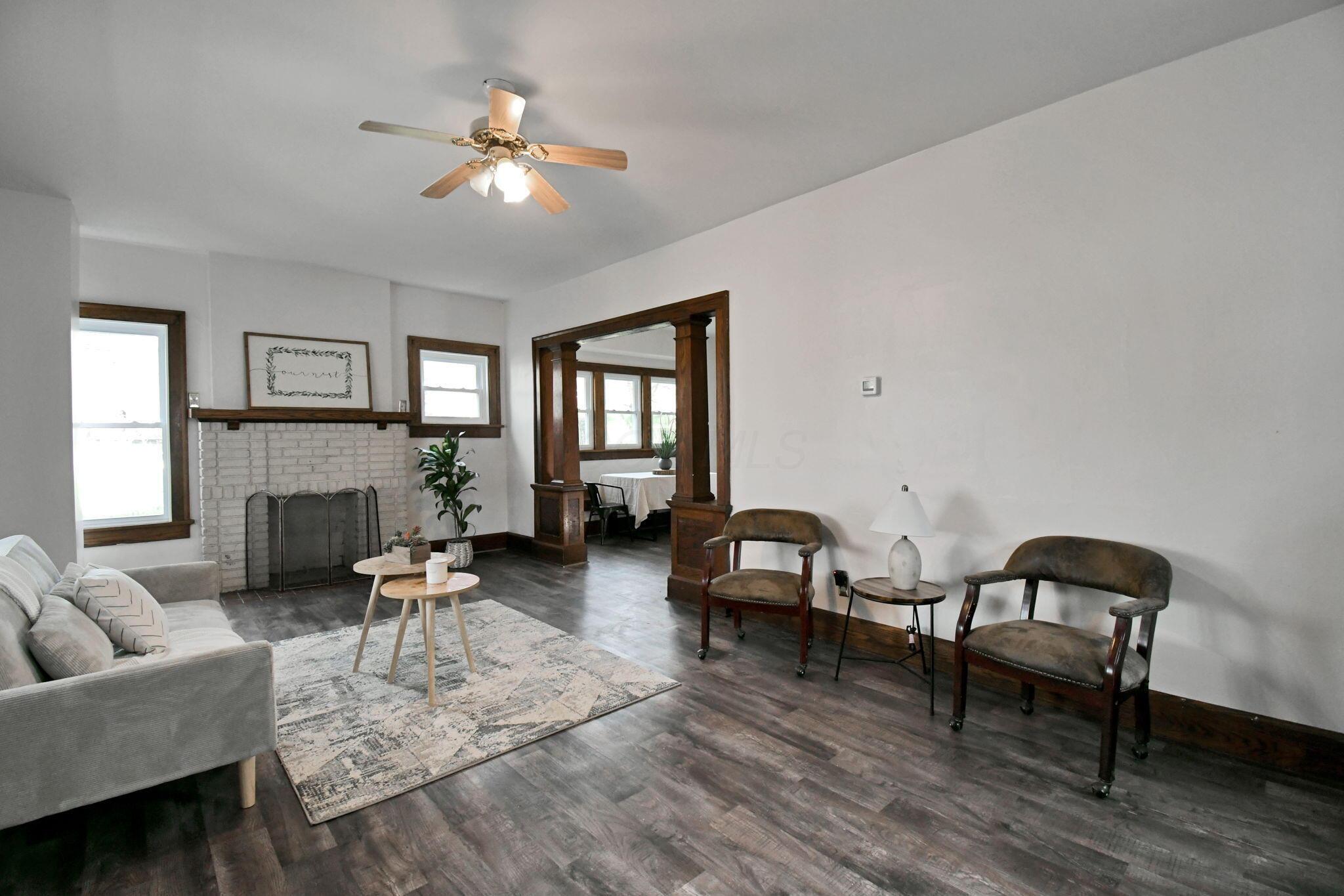 453 W Dickson Avenue