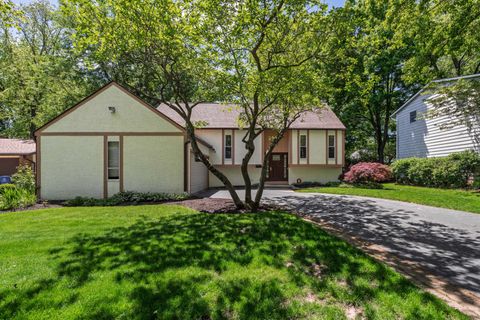 Photo of 1815 Red Fern Drive, Columbus, OH 43229 (MLS # 226016549)