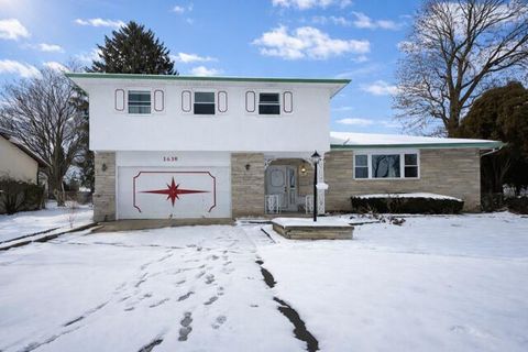 Photo of 1638 Arrowood Lp N, Columbus, OH 43229 (MLS # 225046255)