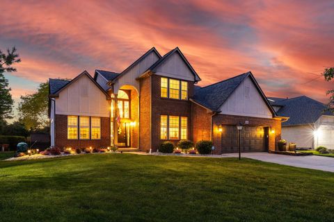 Photo of 5646 Westbriar Drive, Hilliard, OH 43026 (MLS # 226015833)