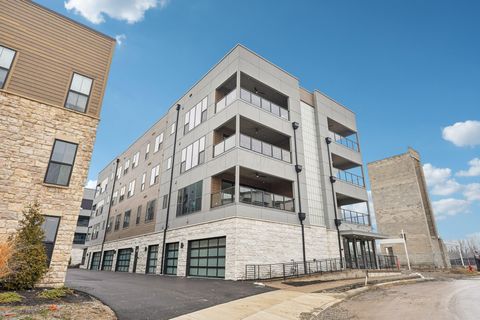 Photo of 2842 Gunnison Drive 303 #303, Columbus, OH 43228 (MLS # 226006186)