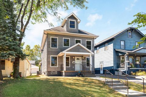 Photo of 1225 Eastview Avenue, Grandview, OH 43212 (MLS # 225043646)