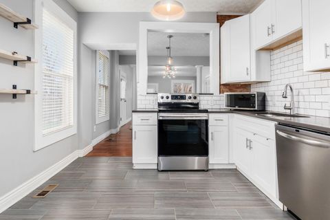 Tiny photo for 288 E 4th Avenue, Columbus, OH 43201 (MLS # 226000598)