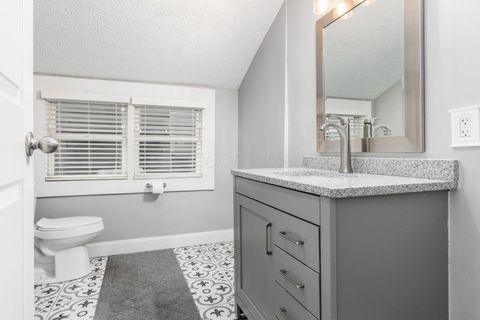 Tiny photo for 288 E 4th Avenue, Columbus, OH 43201 (MLS # 226000598)