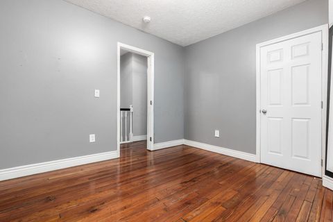 Tiny photo for 288 E 4th Avenue, Columbus, OH 43201 (MLS # 226000598)