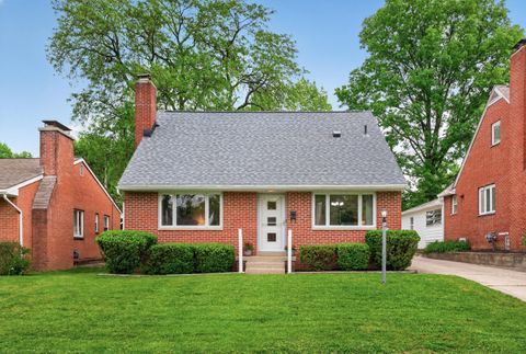 Photo of 154 Desantis Drive, Columbus, OH 43214 (MLS # 226017282)