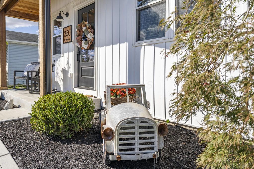 Photo of 350 W Main Street, Mount Sterling, OH 43143 (MLS # 226012759)