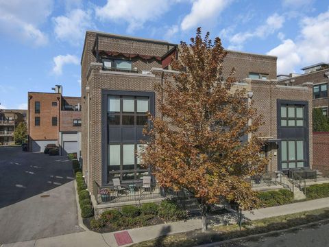 Photo of 268 Neruda Avenue, Columbus, OH 43215 (MLS # 225037526)