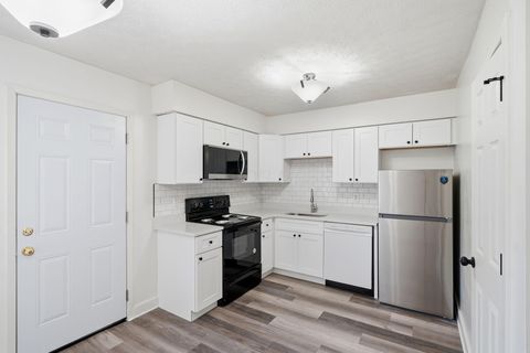 Tiny photo for 2946 Sawdust Lane, Dublin, OH 43017 (MLS # 226003137)