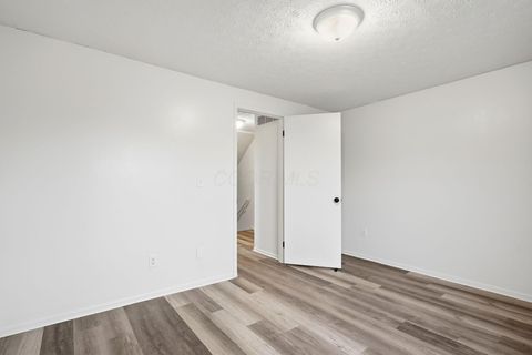 Tiny photo for 2946 Sawdust Lane, Dublin, OH 43017 (MLS # 226003137)