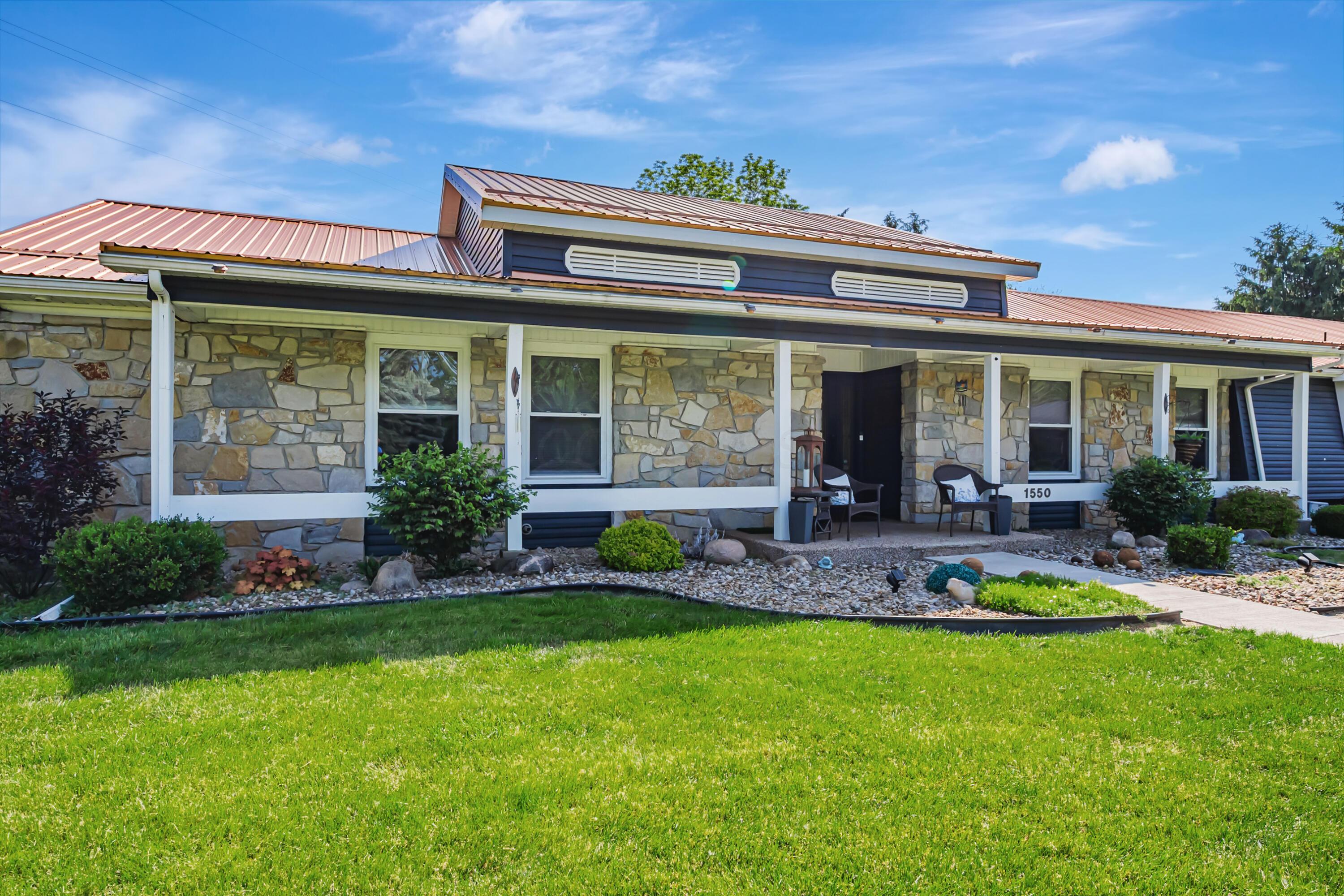 1550 Kingwood Circle, Marion, Ohio image 3