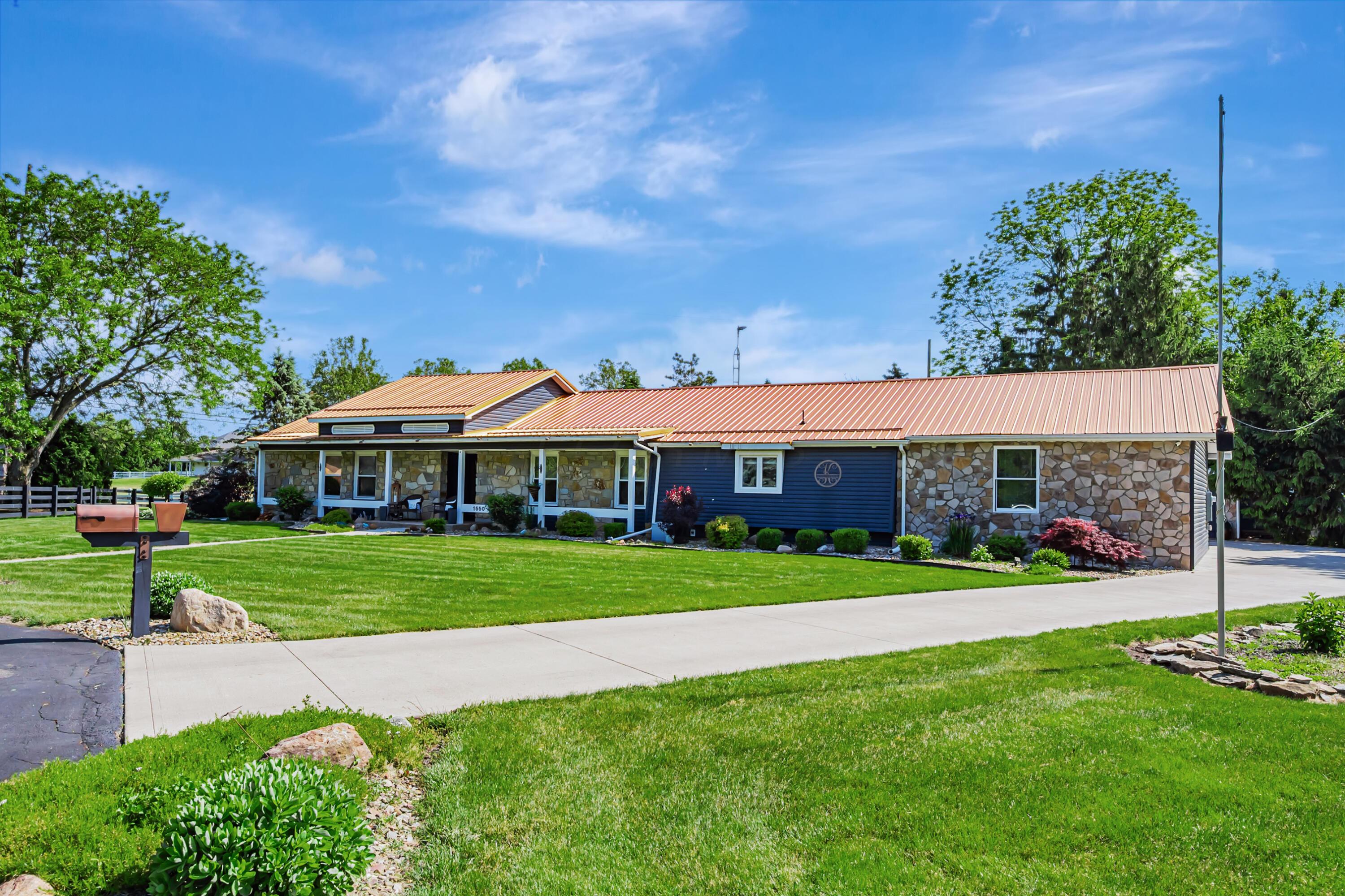 1550 Kingwood Circle, Marion, Ohio image 2