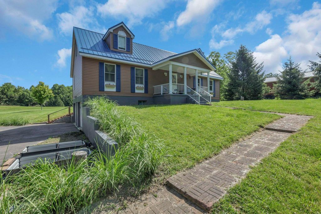 Photo of 606 Mills Road, Wilmington, OH 45177 (MLS # 226020648)