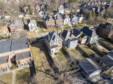 Tiny photo for 647 Oakwood Avenue, Columbus, OH 43205 (MLS # 226005470)