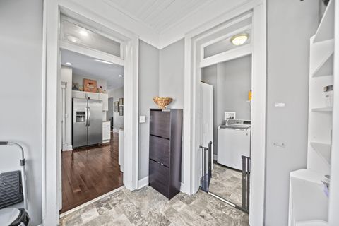 Tiny photo for 647 Oakwood Avenue, Columbus, OH 43205 (MLS # 226005470)