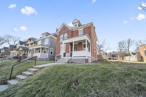 Tiny photo for 647 Oakwood Avenue, Columbus, OH 43205 (MLS # 226005470)