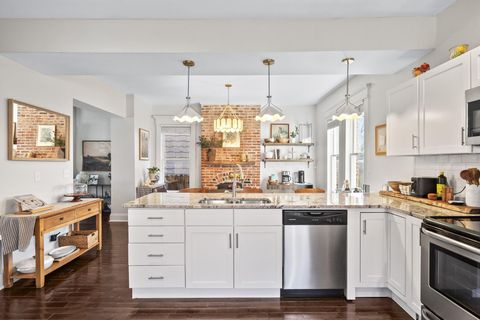 Tiny photo for 647 Oakwood Avenue, Columbus, OH 43205 (MLS # 226005470)