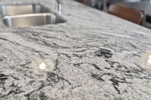 Tiny photo for 647 Oakwood Avenue, Columbus, OH 43205 (MLS # 226005470)