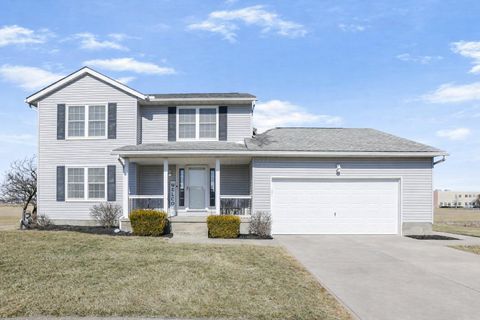 Photo of 239 Peters Run Court, Commercial Point, OH 43116 (MLS # 226005189)