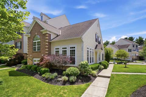Photo of 1089 Bluffway Drive, Columbus, OH 43235 (MLS # 226024065)