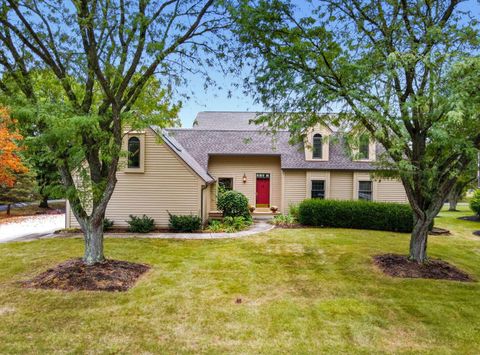 Photo of 8656 Davington Drive, Dublin, OH 43017 (MLS # 225037061)