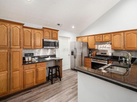 Tiny photo for 3623 Stoneway Point, Powell, OH 43065 (MLS # 226002545)