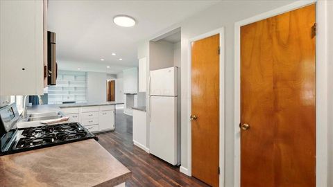 Tiny photo for 2 Frary Court, Mount Vernon, OH 43050 (MLS # 225044460)