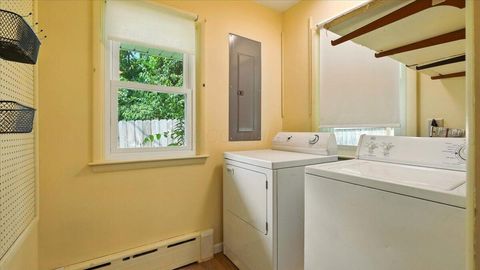 Tiny photo for 2 Frary Court, Mount Vernon, OH 43050 (MLS # 225044460)