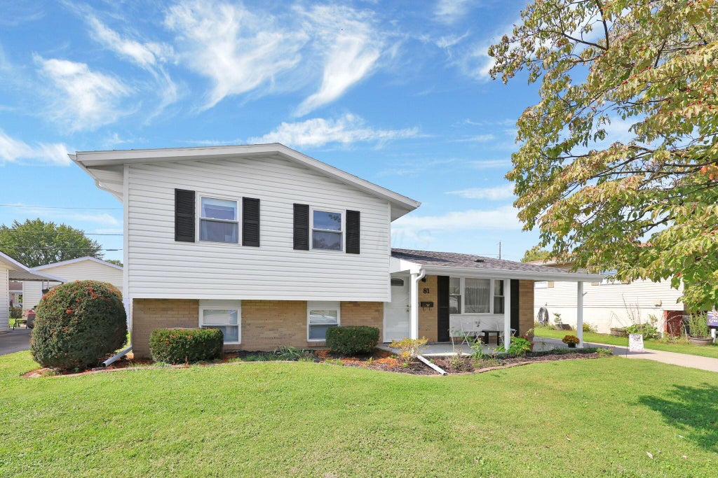 Photo of 81 Fieldpoint Road, Heath, OH 43056 (MLS # 226035991)