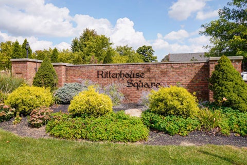 Photo of 1689 Saint Albans Court 22-89 #22-89, Columbus, OH 43220 (MLS # 226034401)