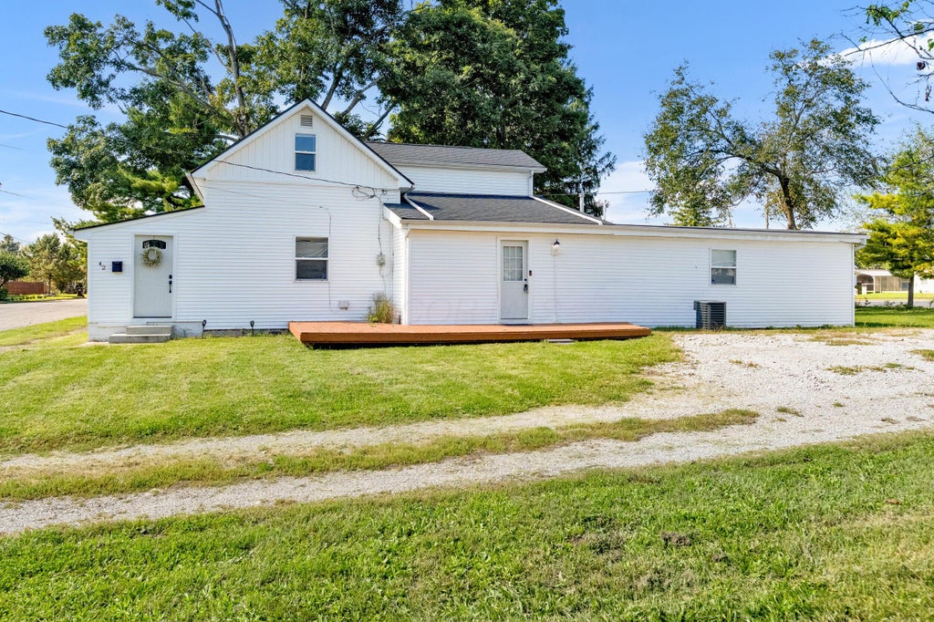 Photo of 42 Jefferson Street, Mount Sterling, OH 43143 (MLS # 226037239)