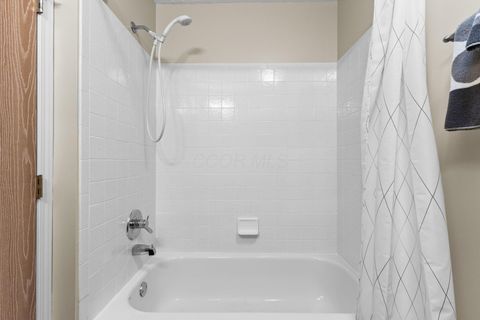 Tiny photo for 5758 Willow Lake Drive, Grove City, OH 43123 (MLS # 225044766)