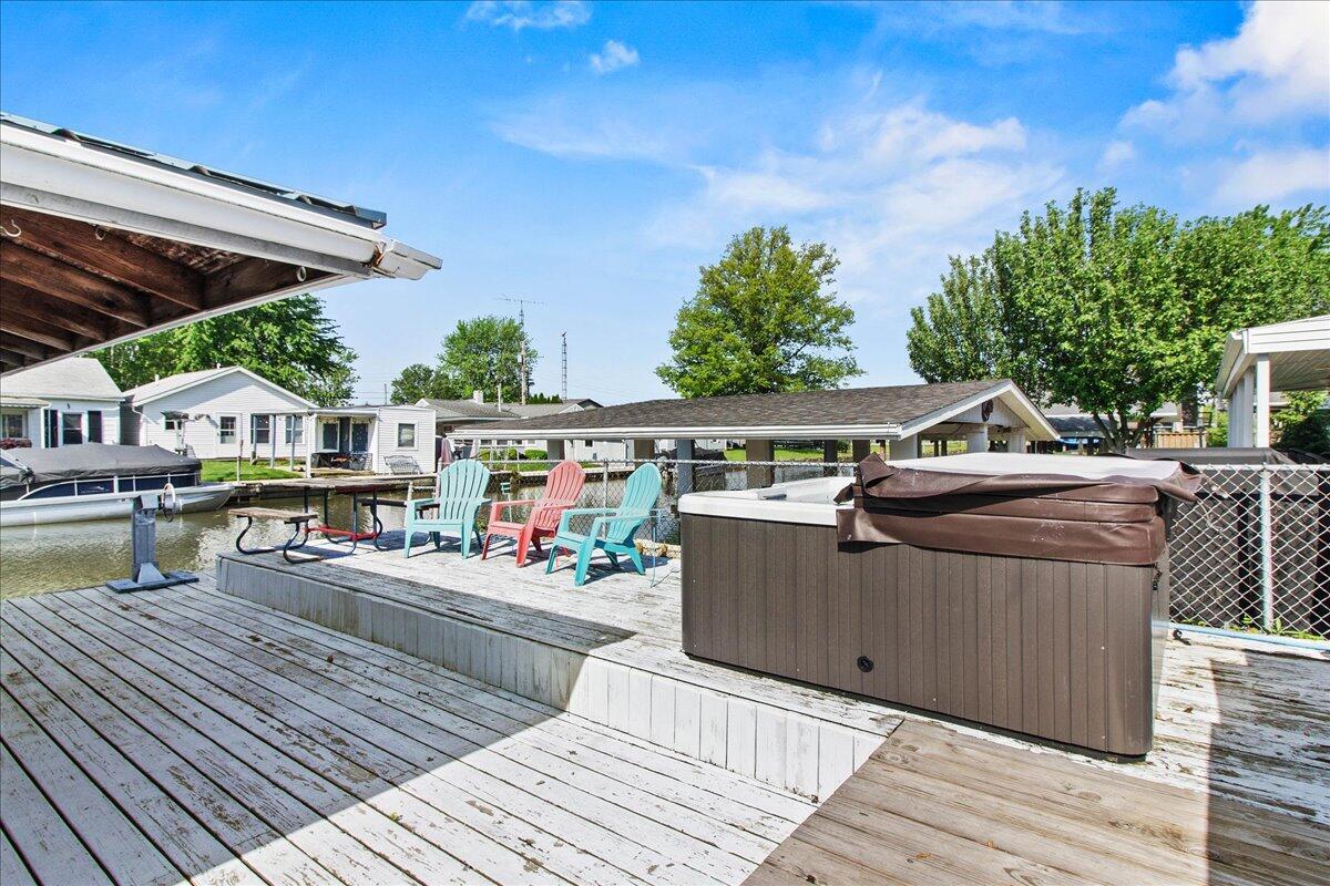 11526 Horseshoe Channel Drive, Lakeview, Ohio image 25