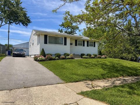Homes For Sale - 735 Maurine Drive<br/> Columbus, OH 43228