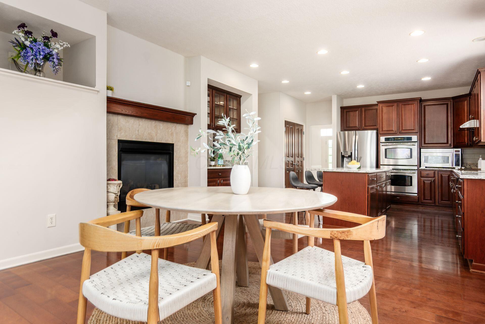7019 Blakemore Lane, Dublin, Ohio image 24