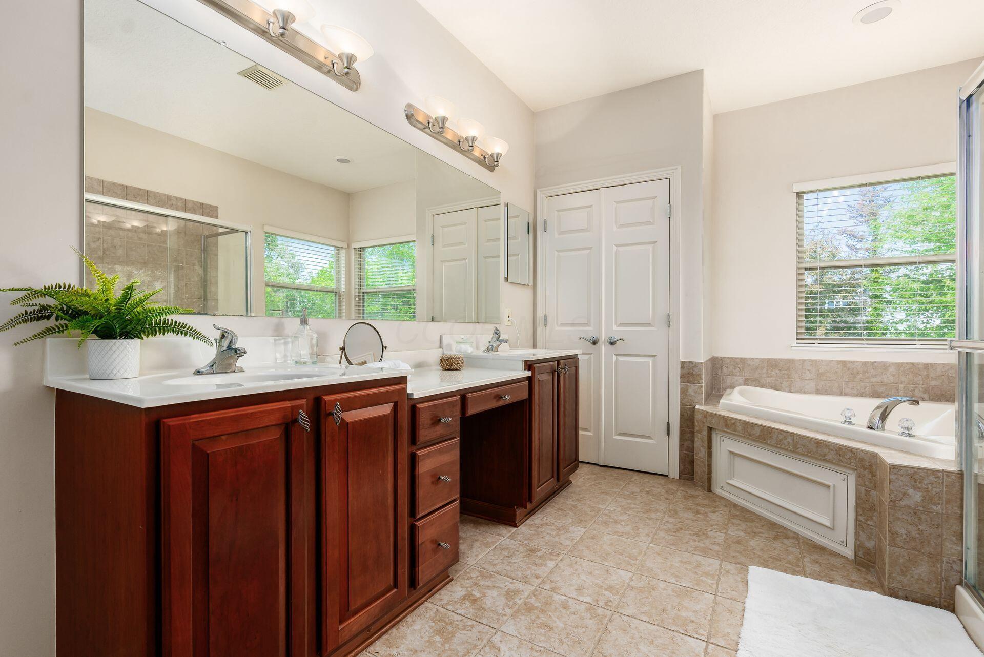 7019 Blakemore Lane, Dublin, Ohio image 41
