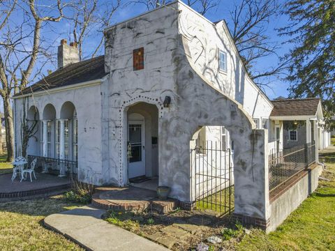 Photo of 1223 W Main Street, Newark, OH 43055 (MLS # 226007518)