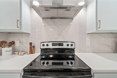 Tiny photo for 665 S 22nd Street, Columbus, OH 43205 (MLS # 225040590)