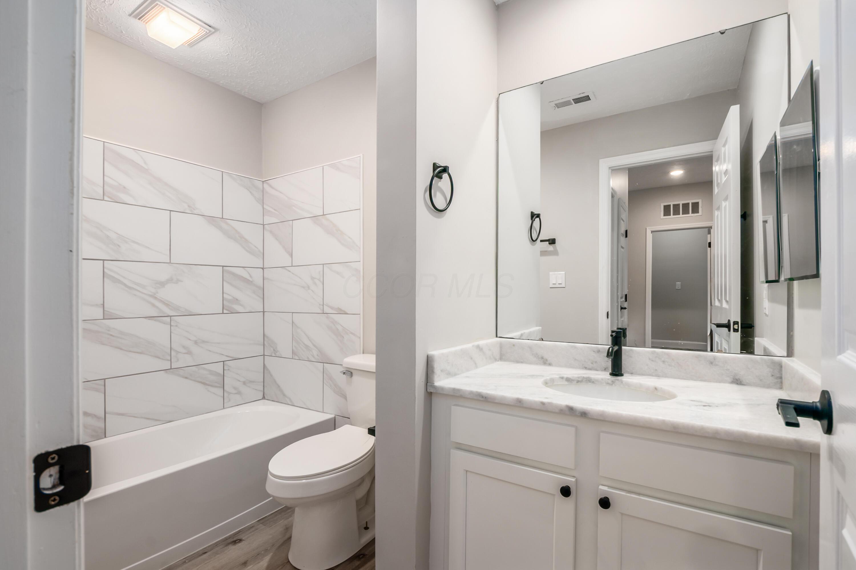3469 Fishinger Mill Drive, Columbus, Ohio image 17