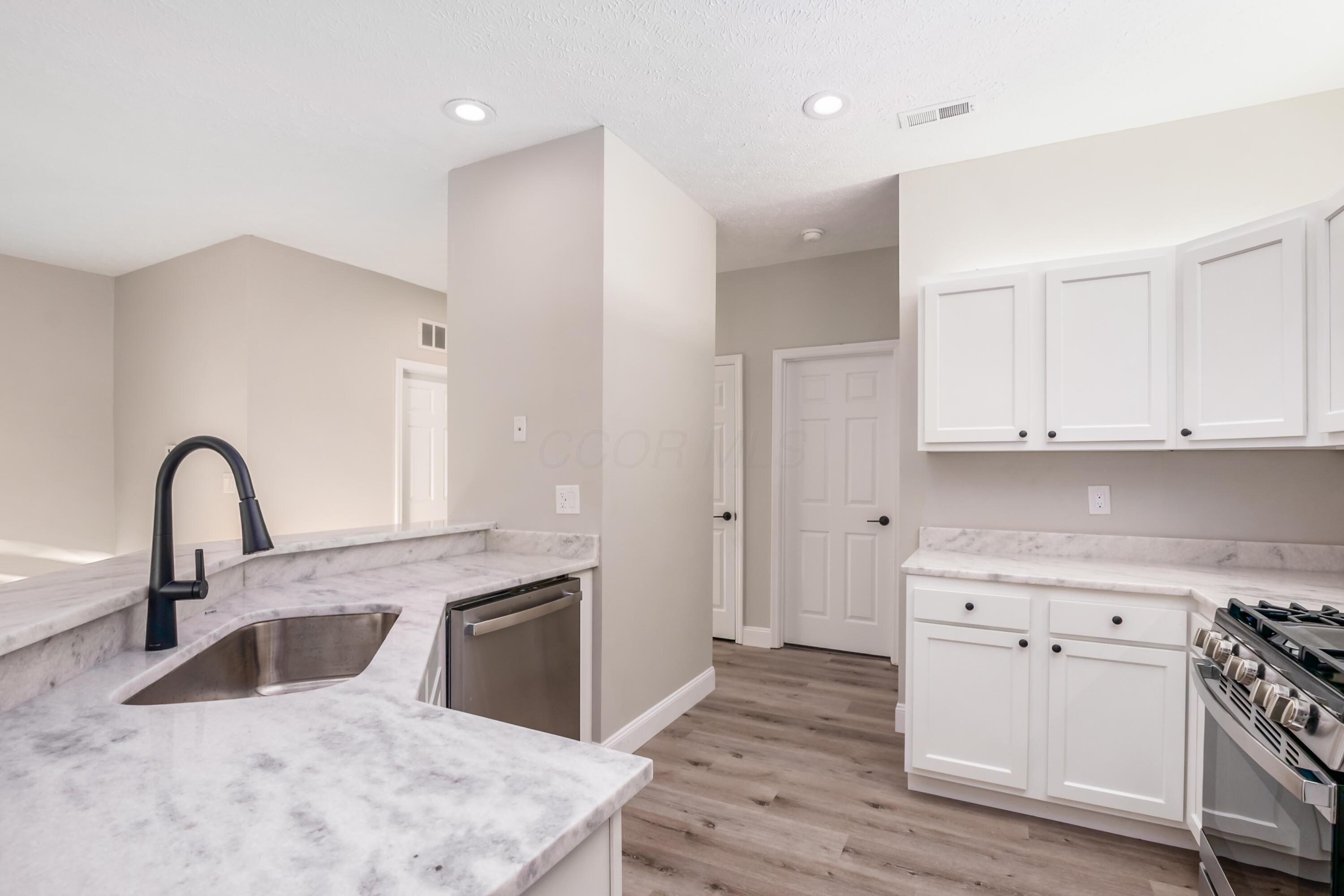 3469 Fishinger Mill Drive, Columbus, Ohio image 11