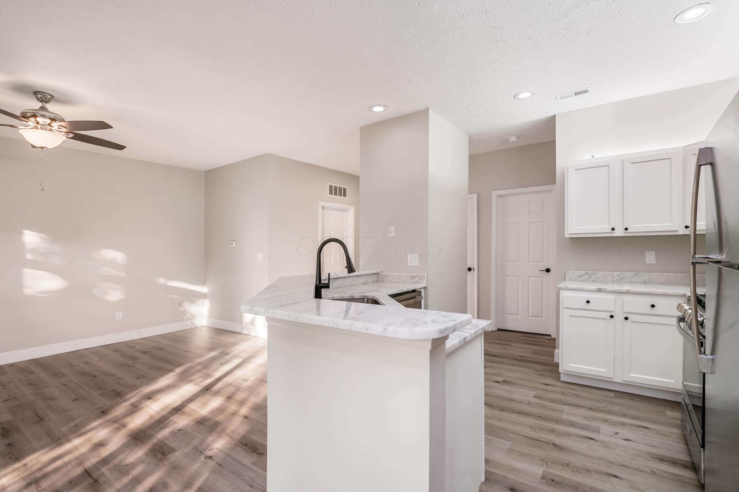 3469 Fishinger Mill Drive, Columbus, Ohio image 12